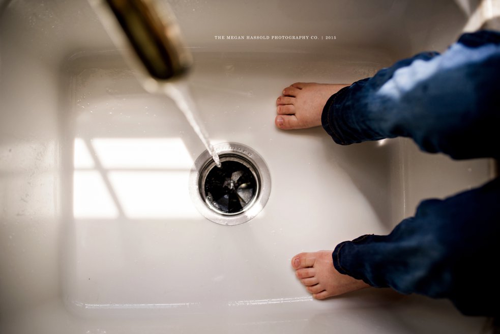 feet in sink-0010-2-WM_WEB